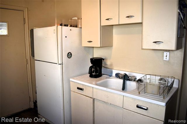 11327 Sherman Avenue, Warren, MI 48089