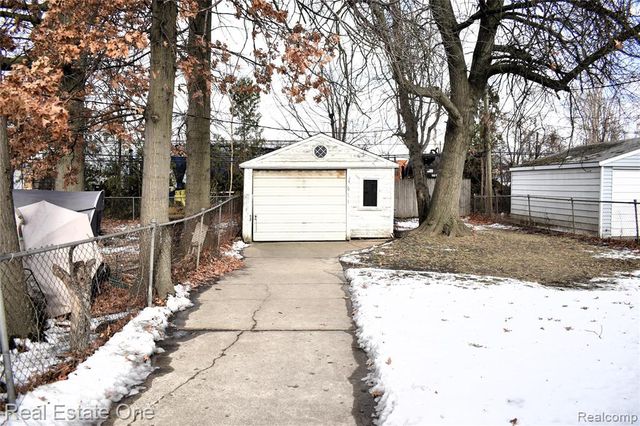 11327 Sherman Avenue, Warren, MI 48089