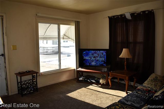 11327 Sherman Avenue, Warren, MI 48089