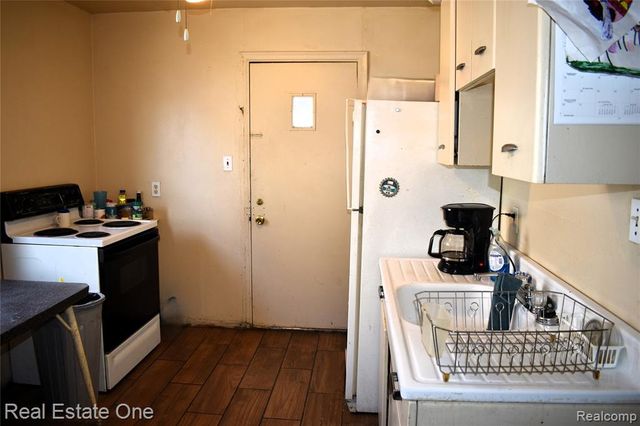 11327 Sherman Avenue, Warren, MI 48089