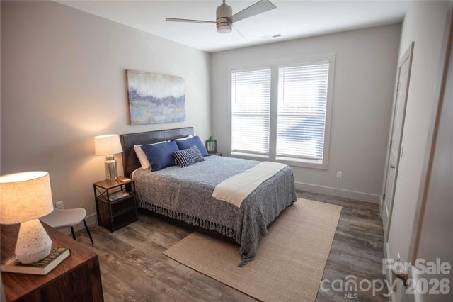 37 S Edgewood Road, Asheville, NC 28803