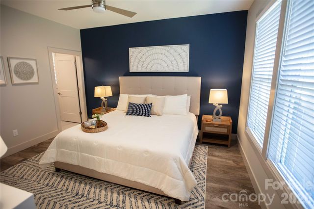 37 S Edgewood Road, Asheville, NC 28803