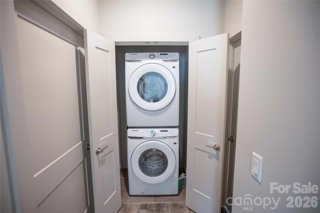 37 S Edgewood Road, Asheville, NC 28803