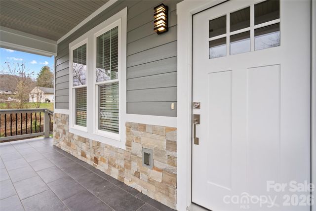 37 S Edgewood Road, Asheville, NC 28803