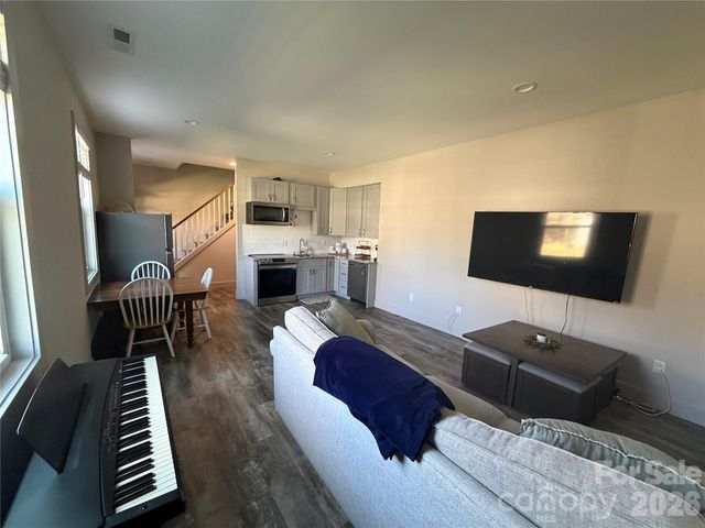 37 S Edgewood Road, Asheville, NC 28803