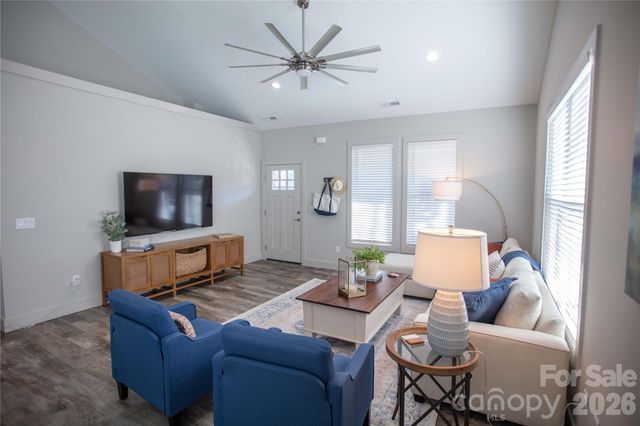 37 S Edgewood Road, Asheville, NC 28803