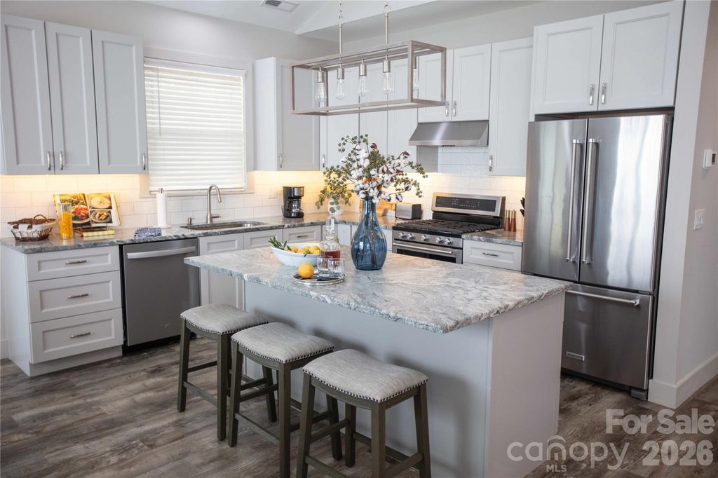 37 S Edgewood Road, Asheville, NC 28803