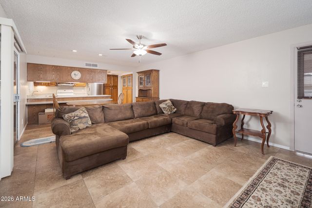 6238 W ELM Street, Phoenix, AZ 85033