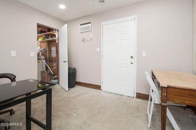 6238 W ELM Street, Phoenix, AZ 85033