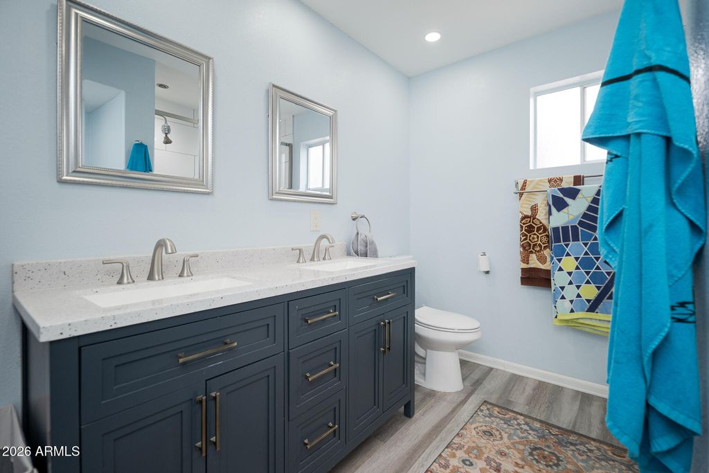 Image 26 of property listing at 6238 W ELM Street, Phoenix, AZ 85033