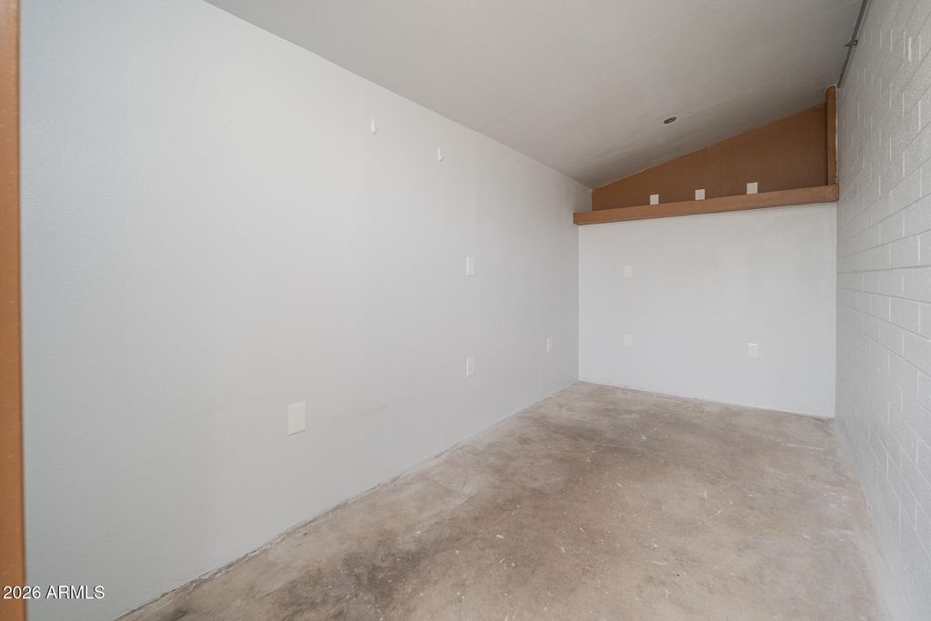 Image 32 of property listing at 6238 W ELM Street, Phoenix, AZ 85033