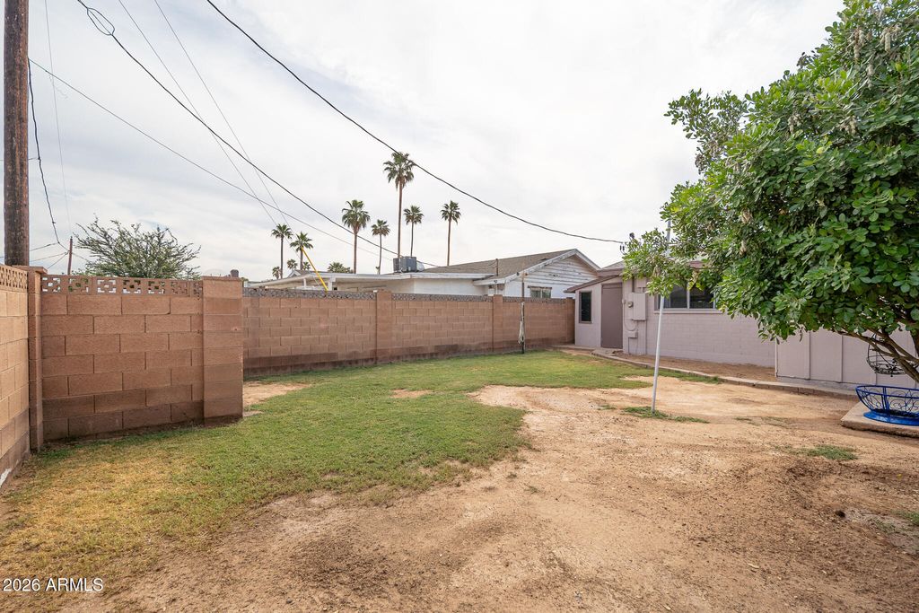 Image 33 of property listing at 6238 W ELM Street, Phoenix, AZ 85033