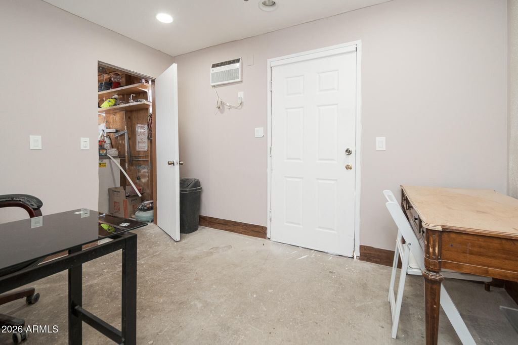 Image 41 of property listing at 6238 W ELM Street, Phoenix, AZ 85033