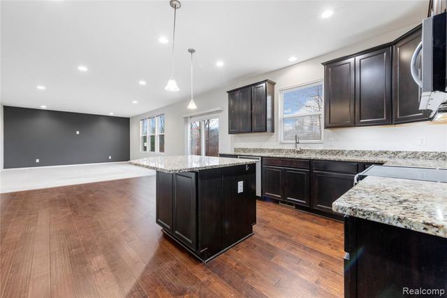 25835 Oberlin Blvd, Novi, MI 48374