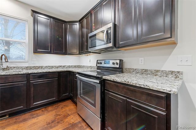 25835 Oberlin Blvd, Novi, MI 48374