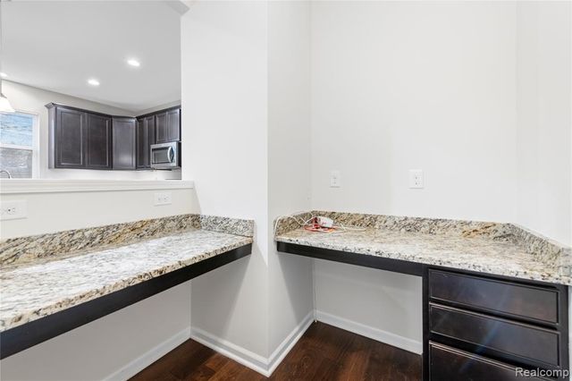 25835 Oberlin Blvd, Novi, MI 48374