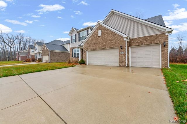 25835 Oberlin Blvd, Novi, MI 48374