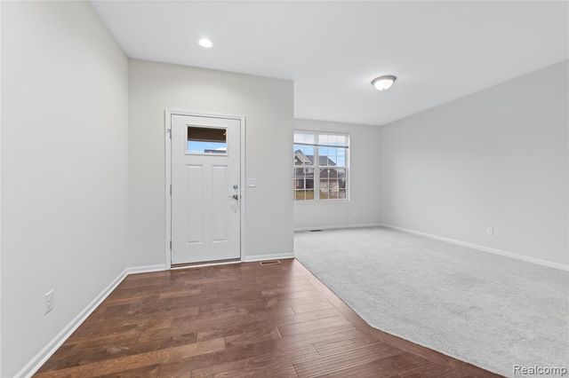 25835 Oberlin Blvd, Novi, MI 48374