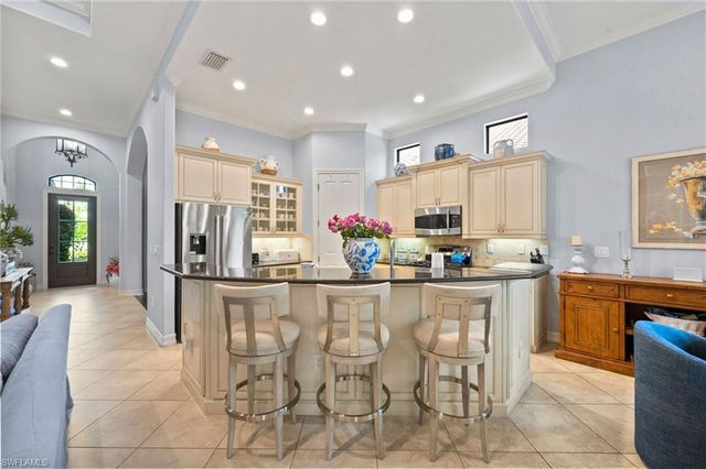 6223 BRUNELLO LN, Naples, FL 34113