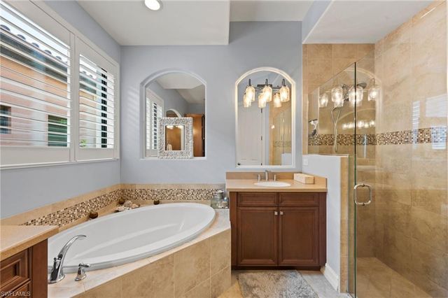 6223 BRUNELLO LN, Naples, FL 34113