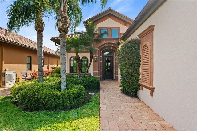 6223 BRUNELLO LN, Naples, FL 34113