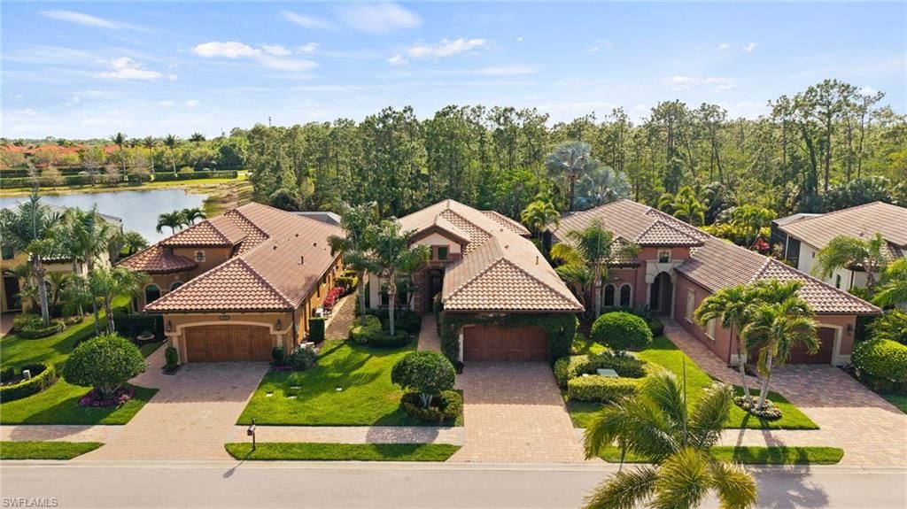 6223 BRUNELLO LN, Naples, FL 34113