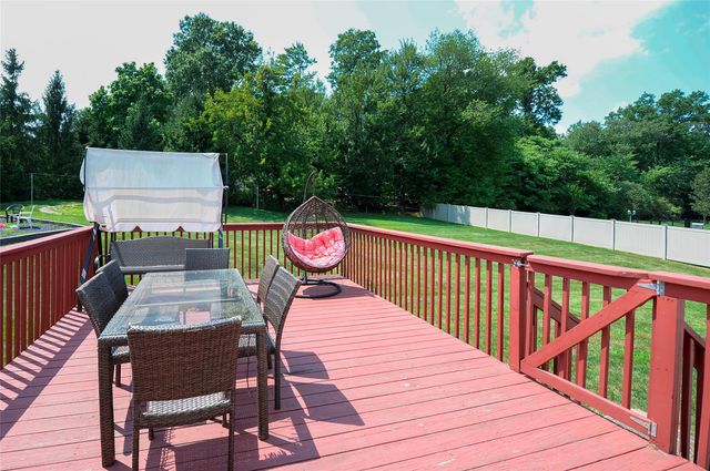 47 Red Schoolhouse Road, Chestnut Ridge, NY 10977