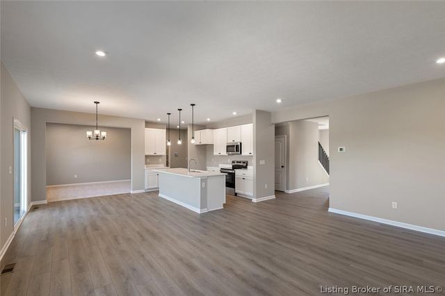 8222 Crescent Cove, Charlestown, IN 47111