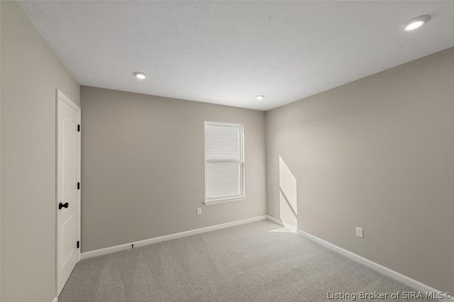 8222 Crescent Cove, Charlestown, IN 47111