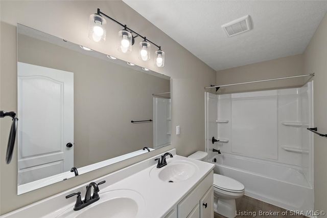 8222 Crescent Cove, Charlestown, IN 47111