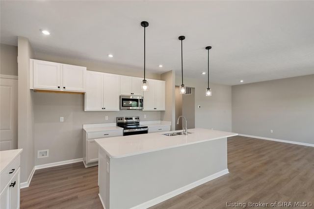 8222 Crescent Cove, Charlestown, IN 47111