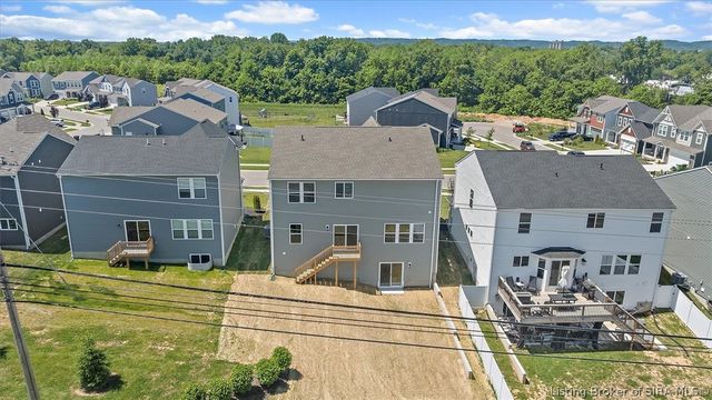 8222 Crescent Cove, Charlestown, IN 47111