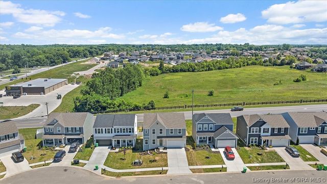 8222 Crescent Cove, Charlestown, IN 47111