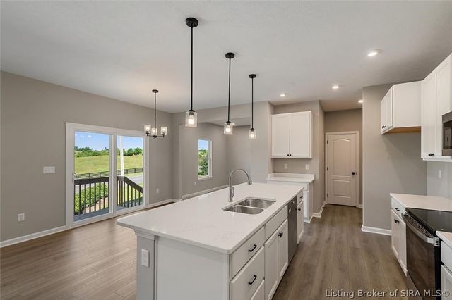 8222 Crescent Cove, Charlestown, IN 47111