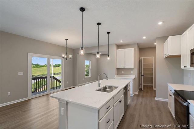 8222 Crescent Cove, Charlestown, IN 47111