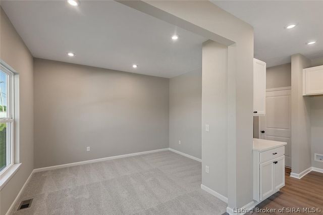 8222 Crescent Cove, Charlestown, IN 47111
