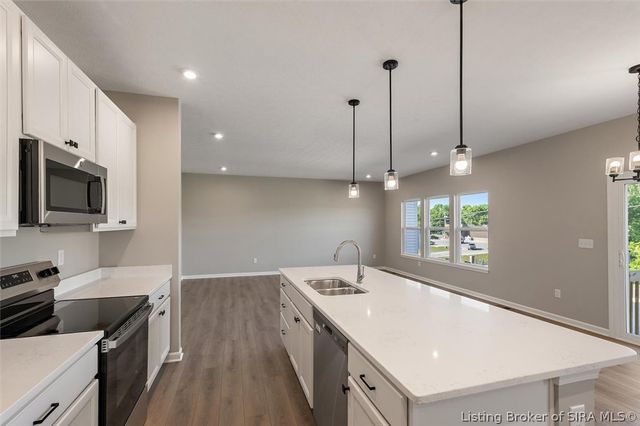 8222 Crescent Cove, Charlestown, IN 47111
