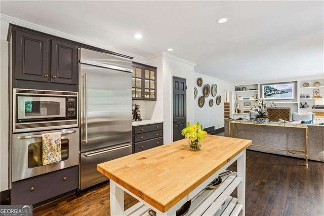 2988 Rockingham Drive NW, Atlanta, GA 30327