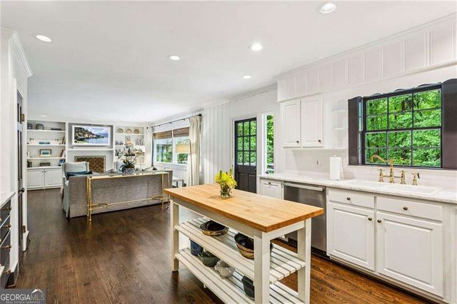 2988 Rockingham Drive NW, Atlanta, GA 30327