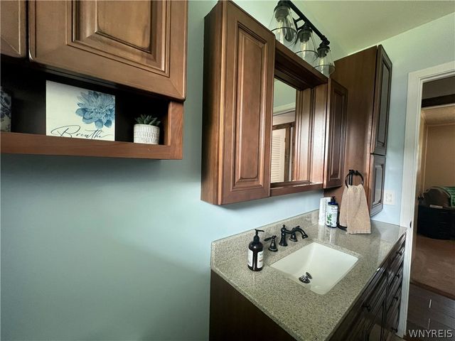 1674 Leah Drive, North Tonawanda, NY 14120