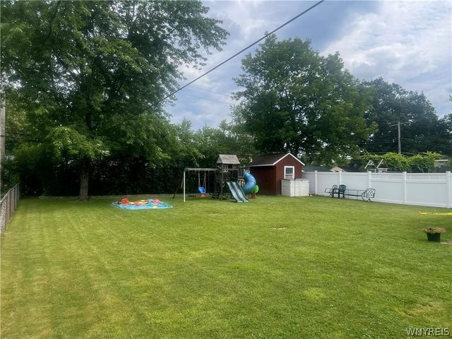 1674 Leah Drive, North Tonawanda, NY 14120