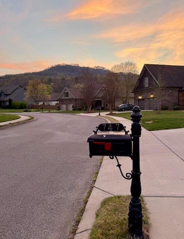 747 Deer Valley Drive, Hixson, TN 37343