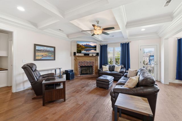 747 Deer Valley Drive, Hixson, TN 37343