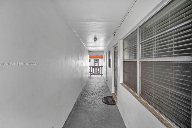 1280 NW 43rd Ave 302, Lauderhill, FL 33313