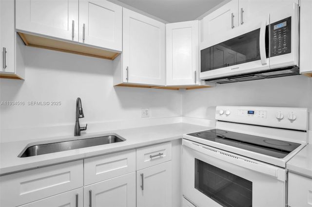 1280 NW 43rd Ave 302, Lauderhill, FL 33313