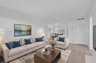 1280 NW 43rd Ave 302, Lauderhill, FL 33313