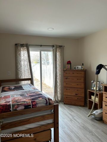 2042 Lamplighter Drive, Toms River, NJ 08753