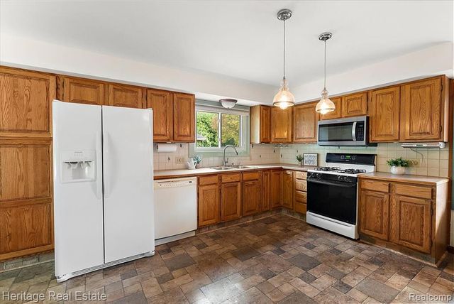 3877 N Oak Street, Metamora, MI 48455