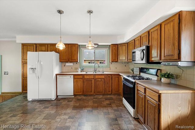 3877 N Oak Street, Metamora, MI 48455