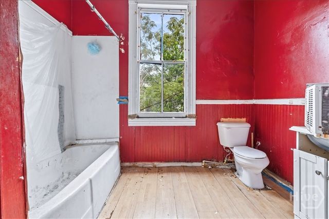 108 W 32nd Street, Savannah, GA 31401